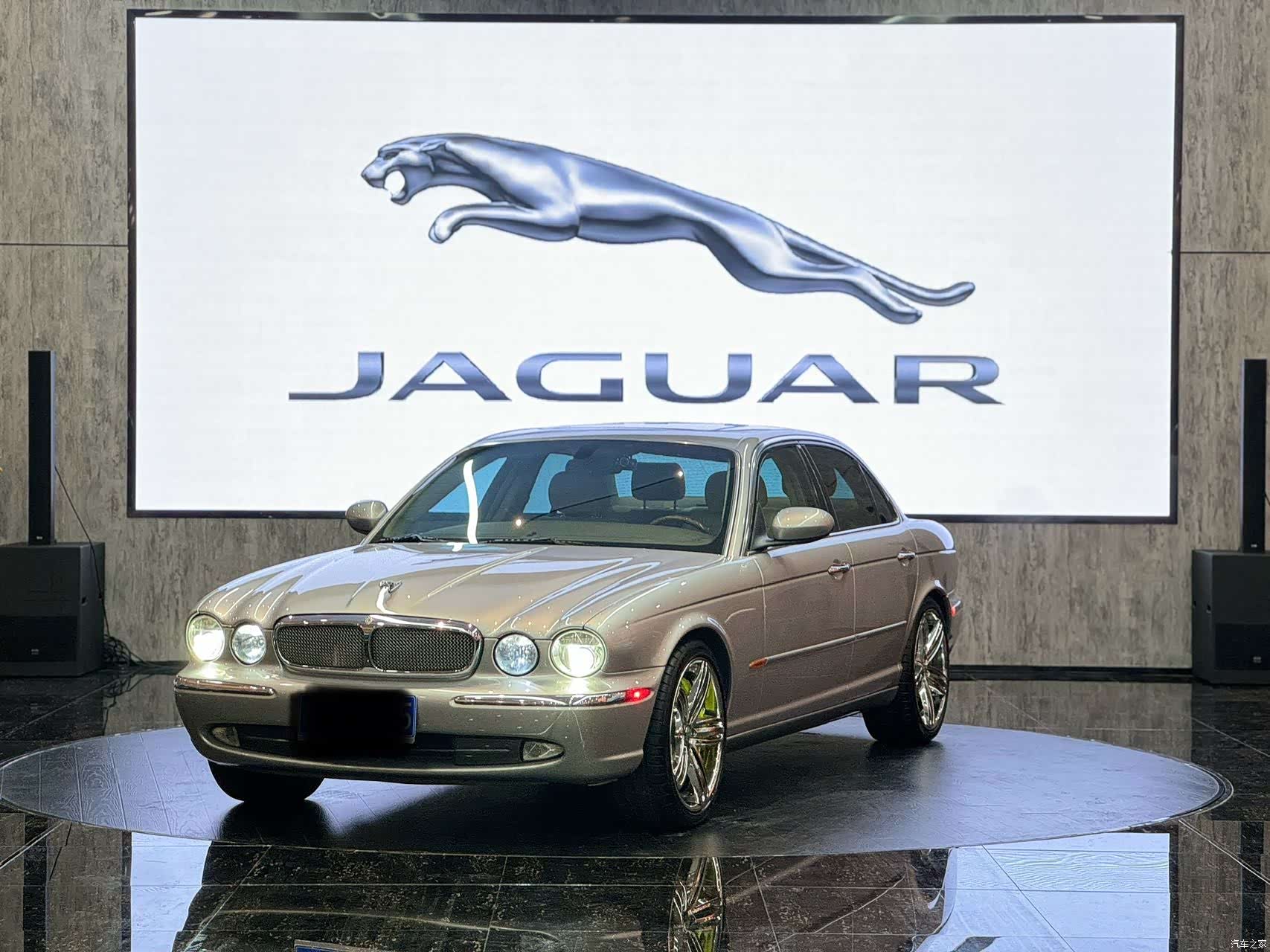 Jaguar XJ, 2003 1