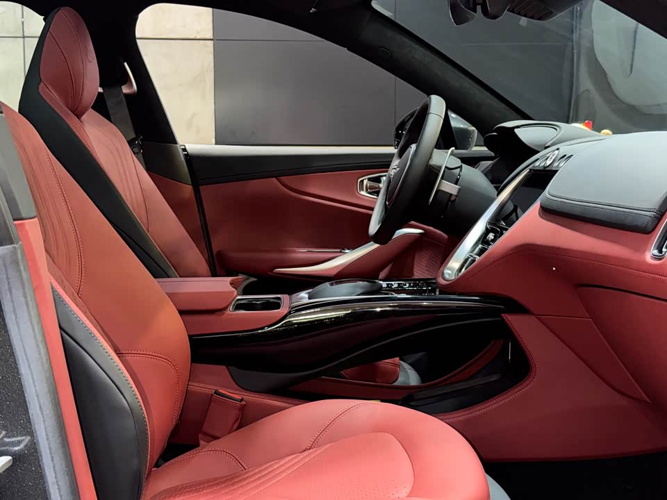Aston Martin DBX Aston Martin DBX