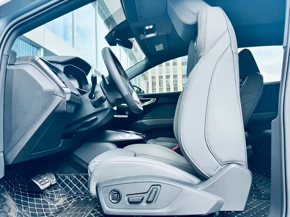 Audi Q4