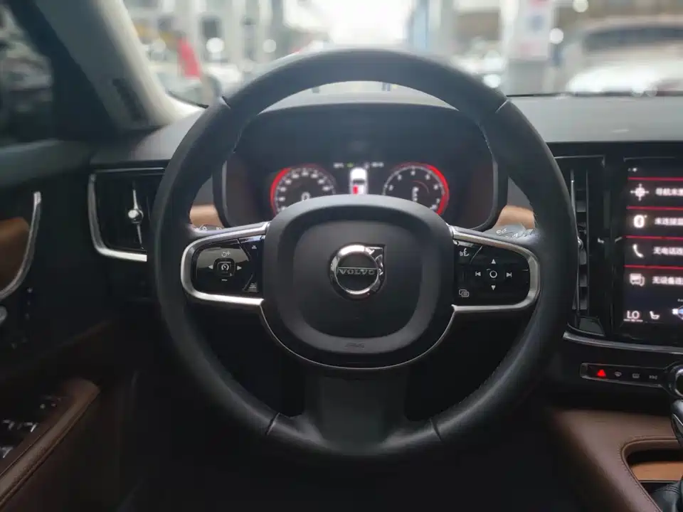 Volvo S90