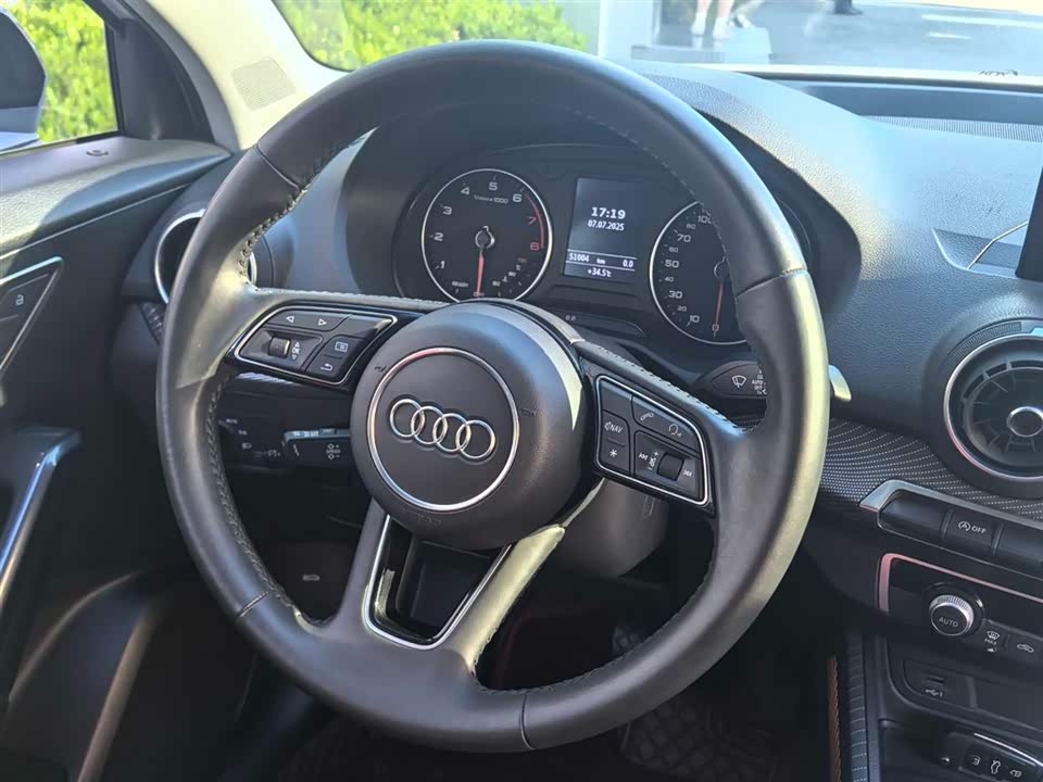 Audi Q2L