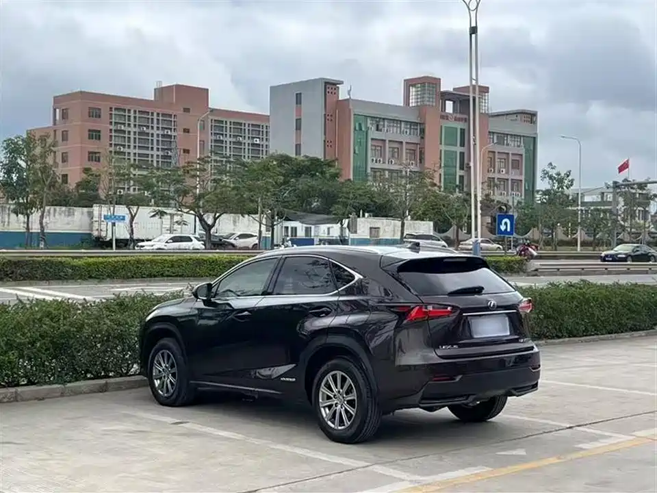 Lexus NX