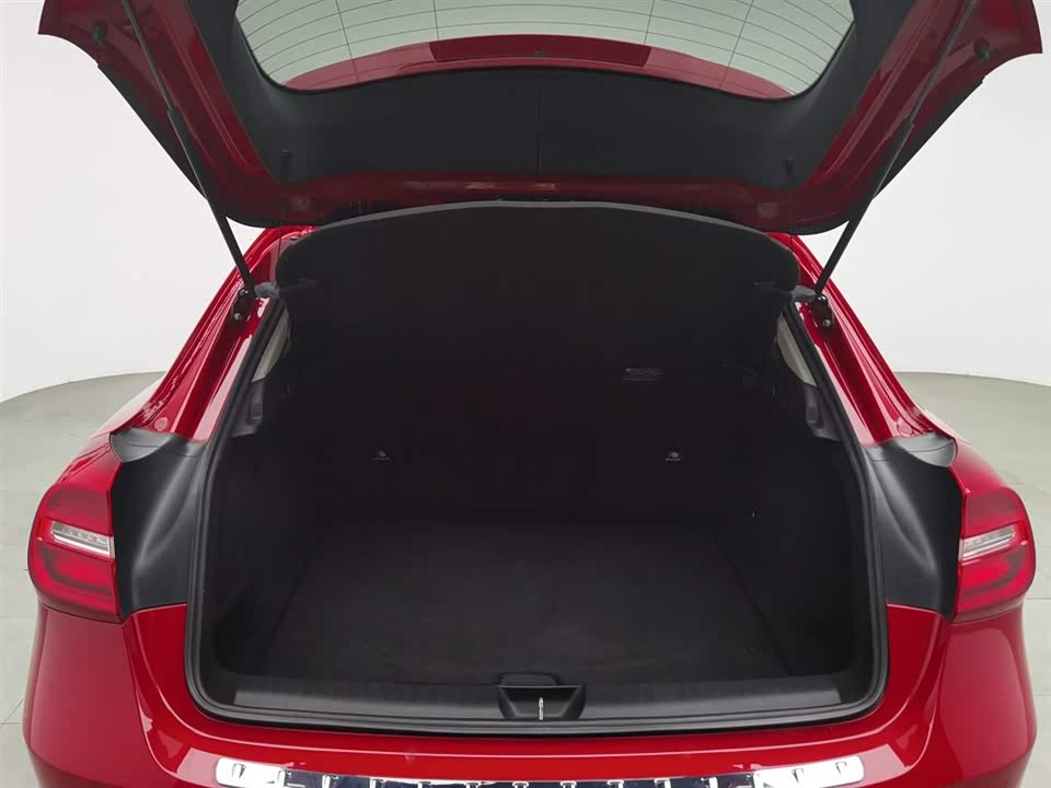 Mercedes-Benz GLA Mercedes-Benz GLA