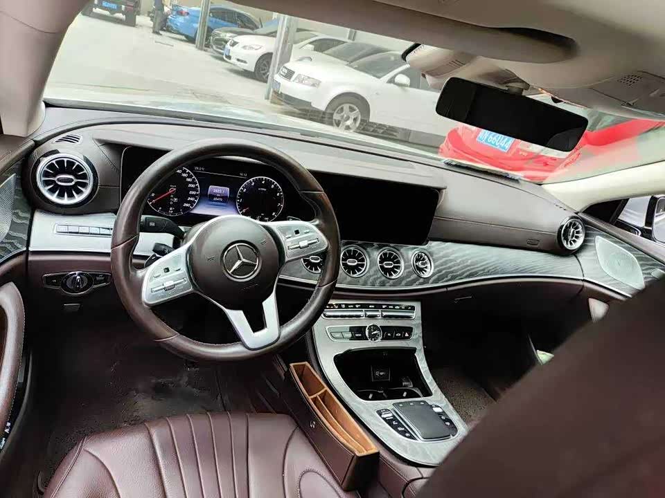 Mercedes-Benz CLS Mercedes-Benz CLS