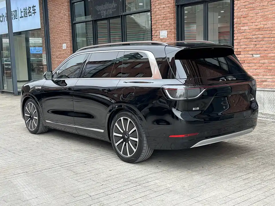 AITO Ask the world M9