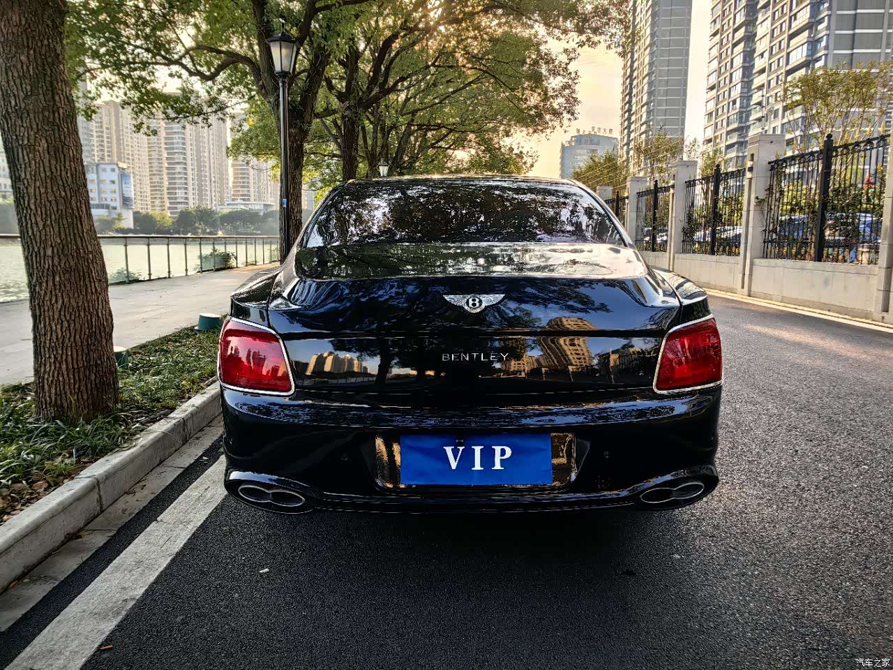 Bentley Flying Spur, 2010 8