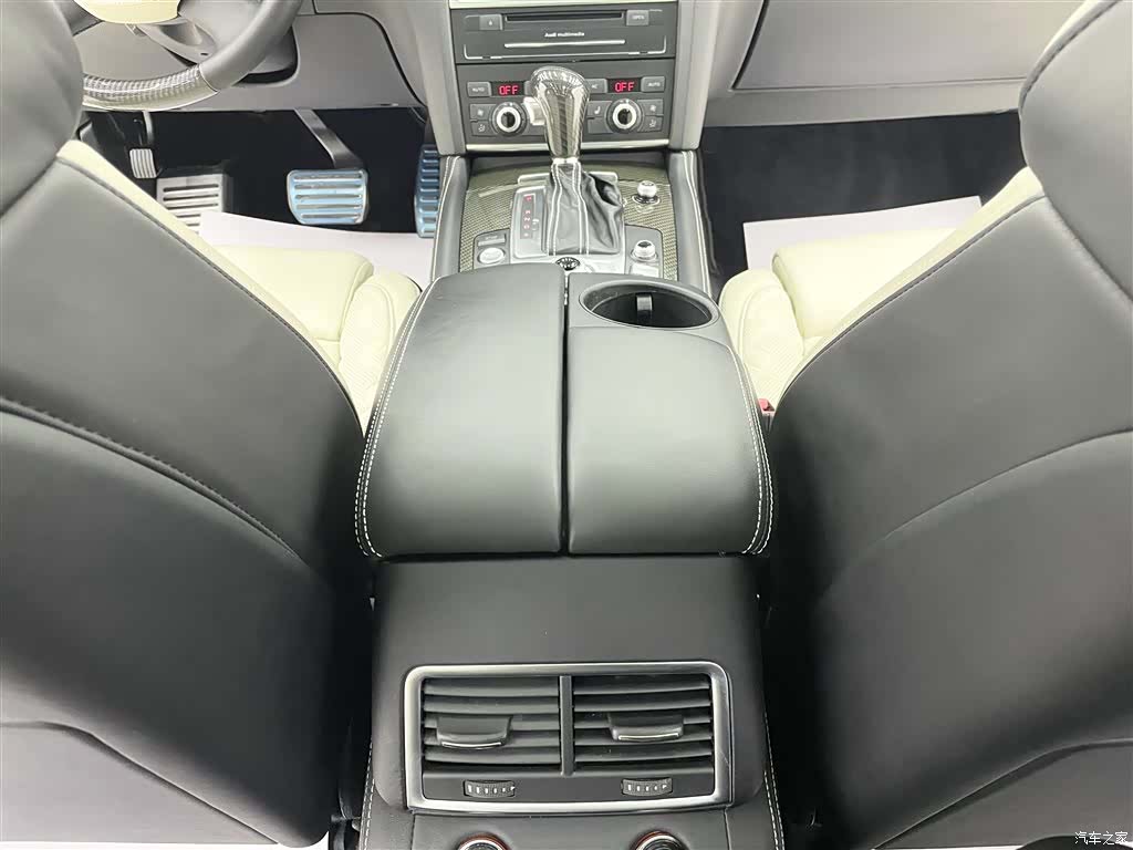 Audi Q7, 2010 16