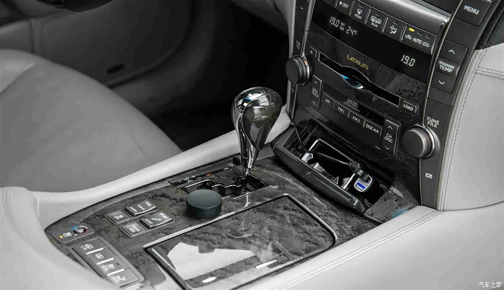 Lexus LS, 2008 19