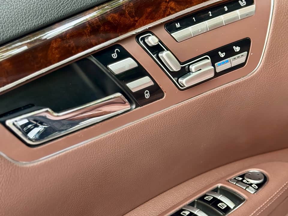 Mercedes-Benz S-class Mercedes-Benz S-class