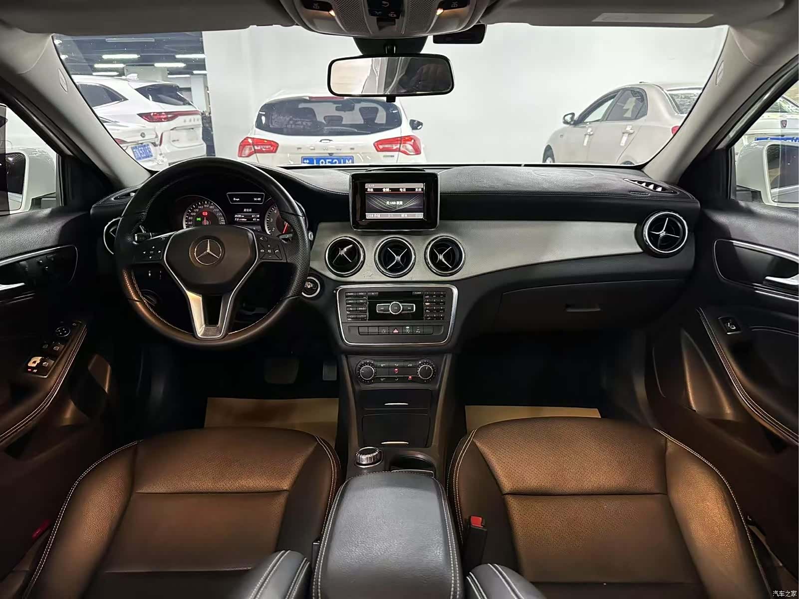 Mercedes-Benz GLA, 2015 4