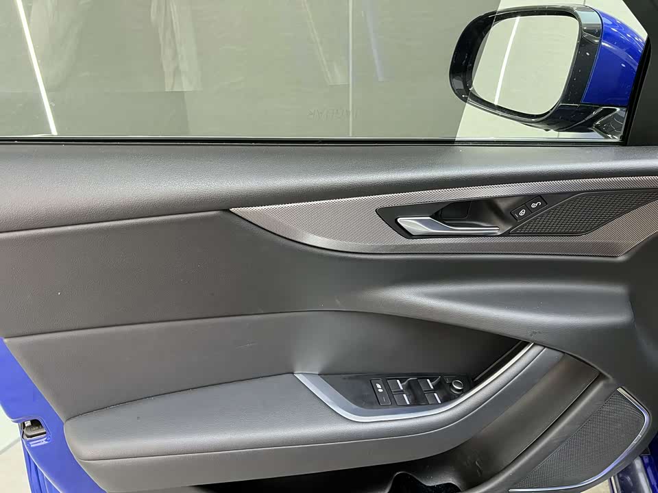 Jaguar XEL Jaguar XEL