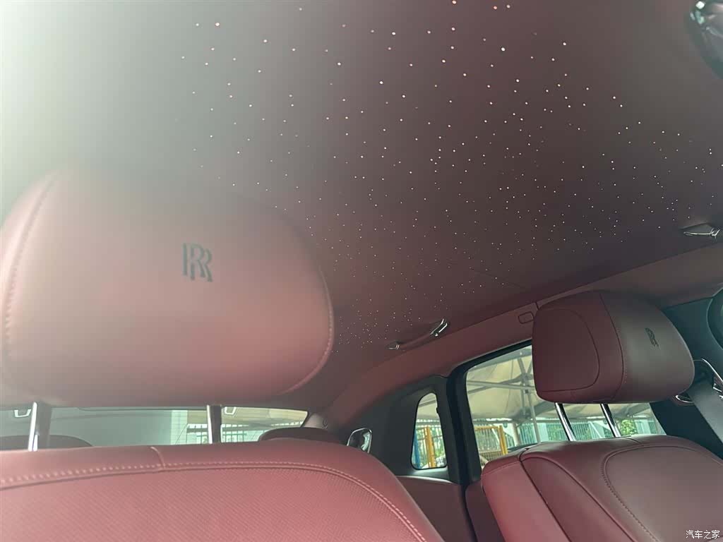 Rolls-Royce Ghost, 2023 все фото