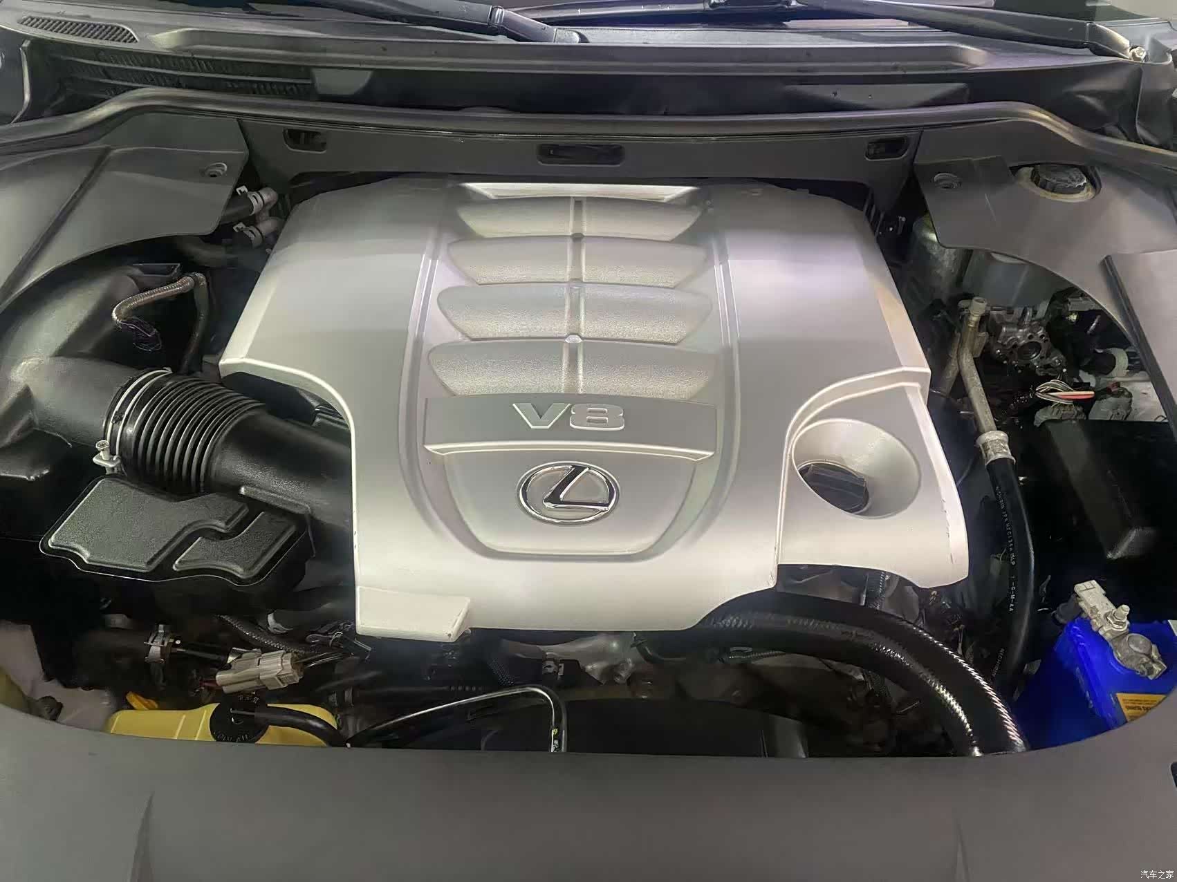 Lexus LX, 2010 21