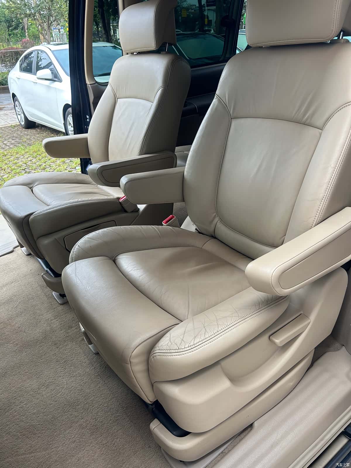 Buick GL8, 2009 10