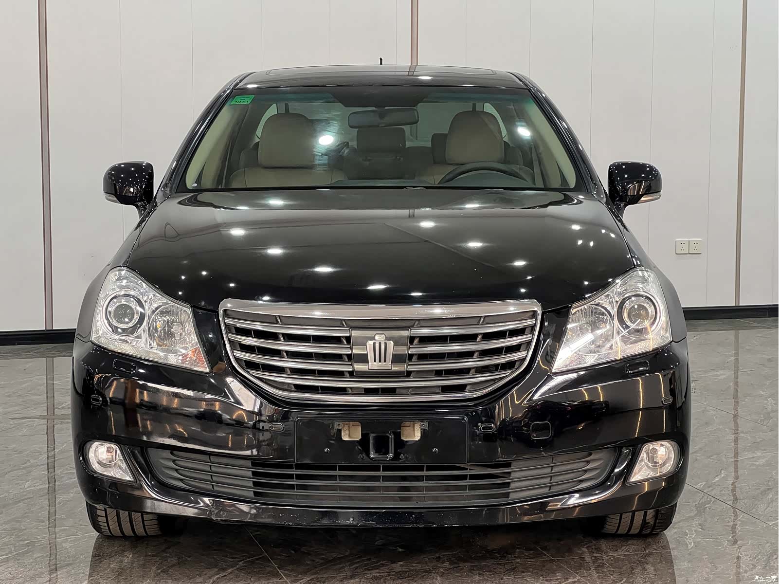Toyota Crown, 2010 3