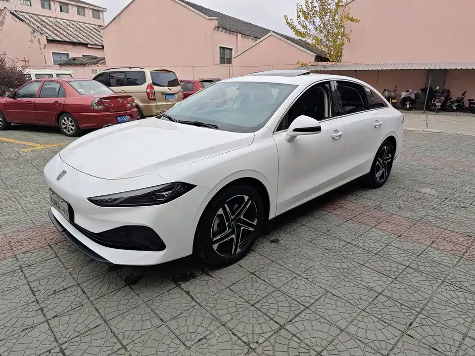 Roewe D7