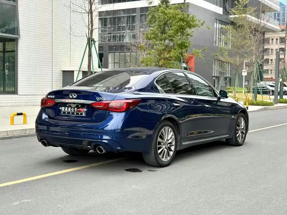 Infiniti Q50L