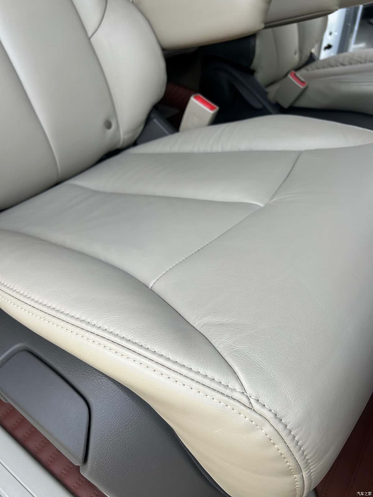 Buick GL8, 2012 14