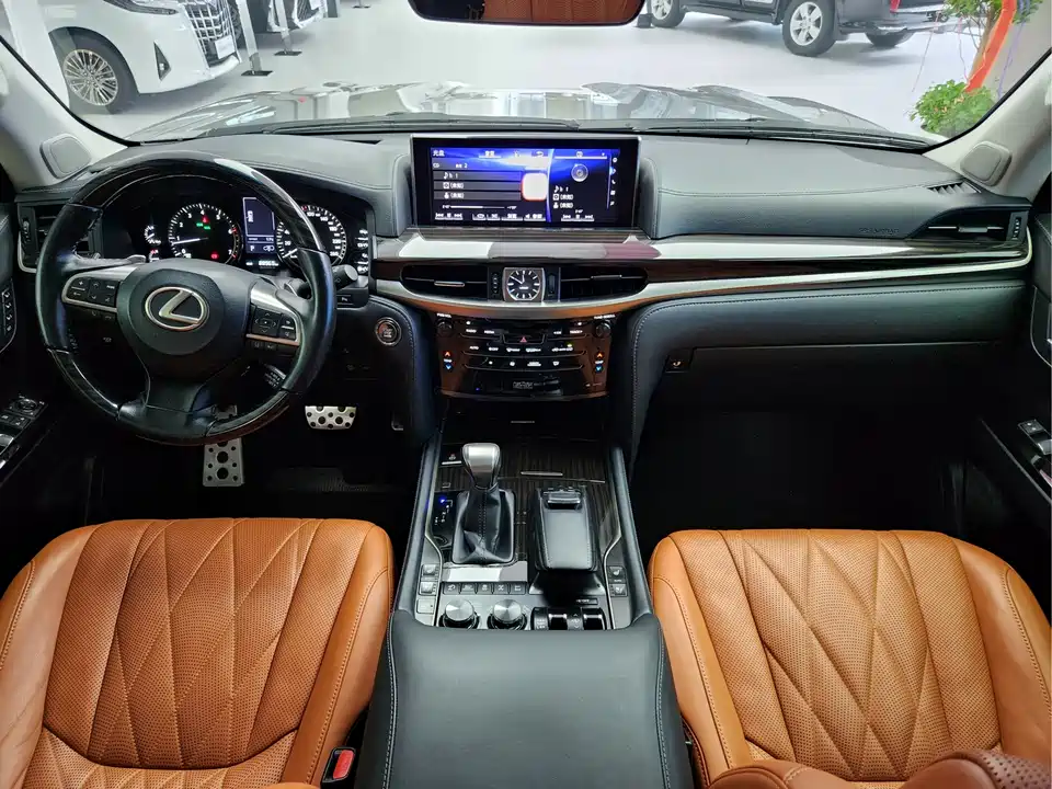 Lexus LX