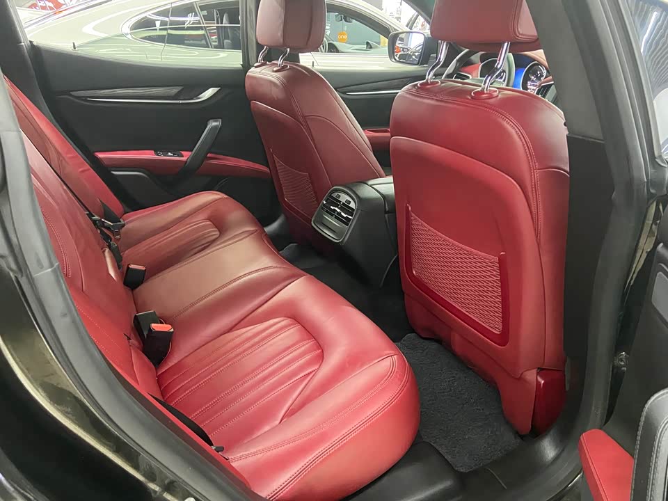 Maserati Ghibli Maserati Ghibli