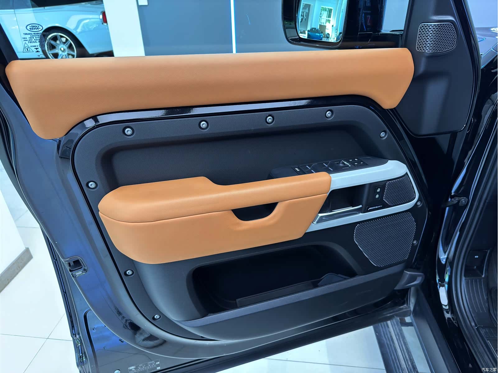 Land Rover Defender, 2023 15