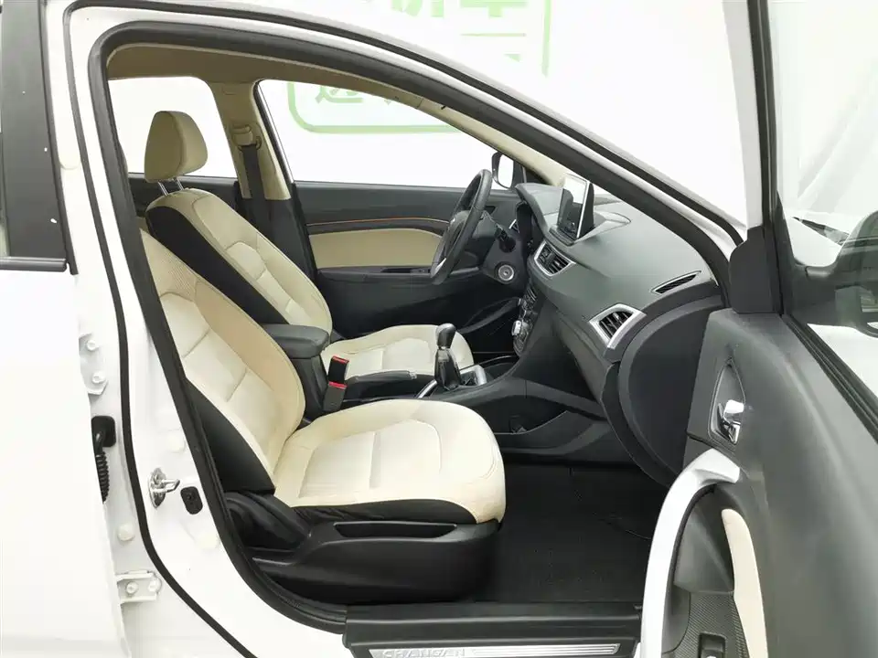 Changan Yuexiang V7