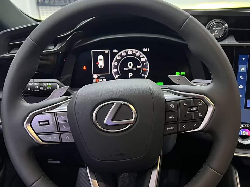 Lexus RZ