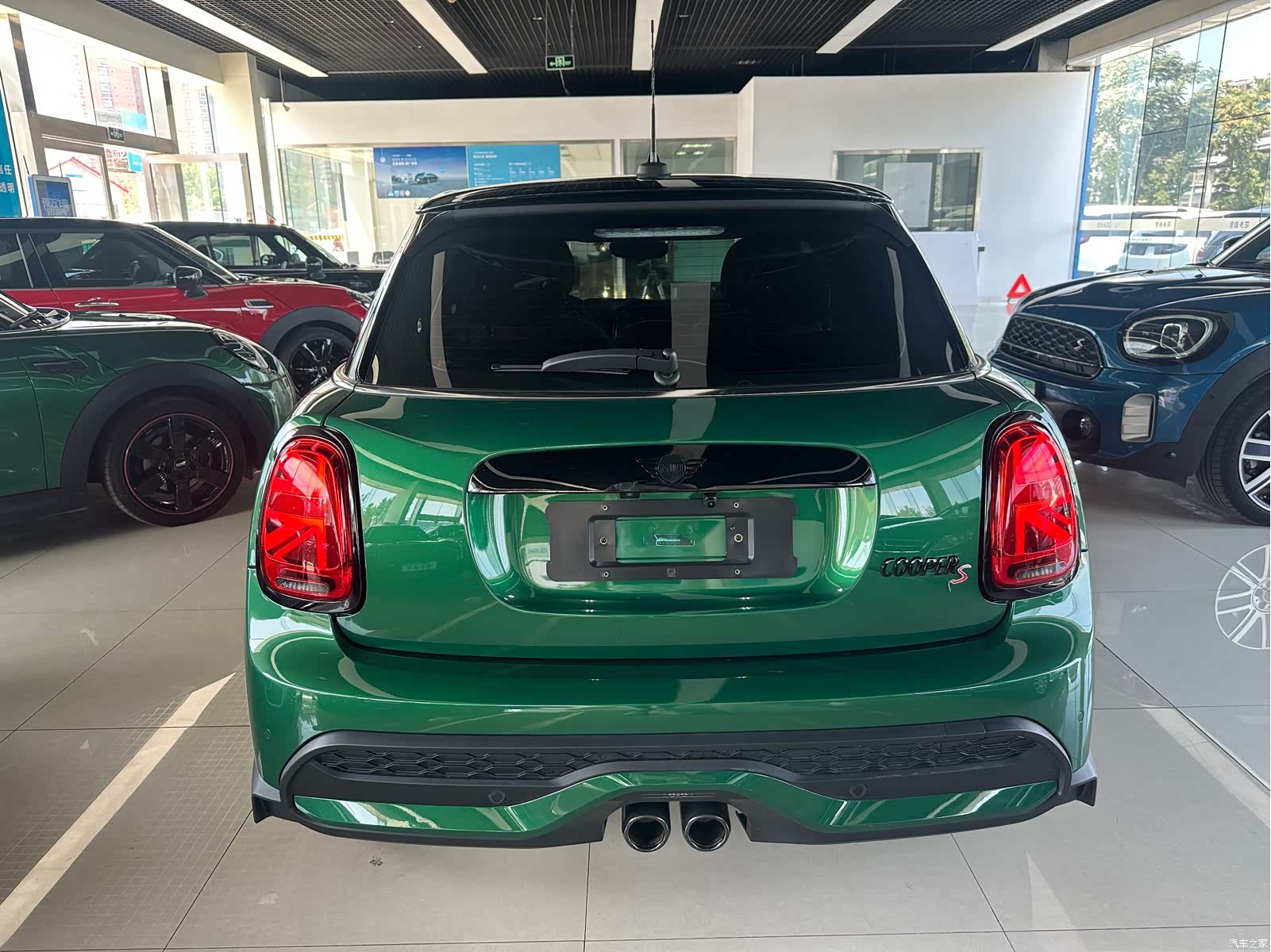 Mini Cooper, 2024 все фото