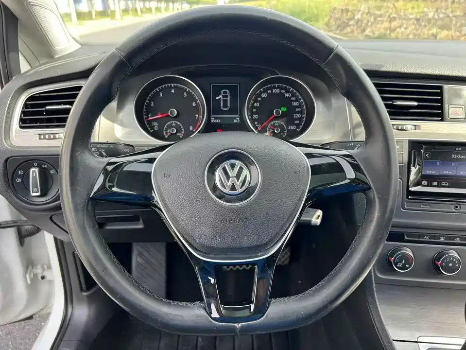 Volkswagen golf