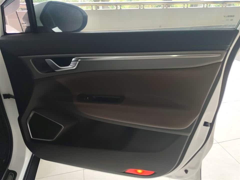 Geely Emgrand GS