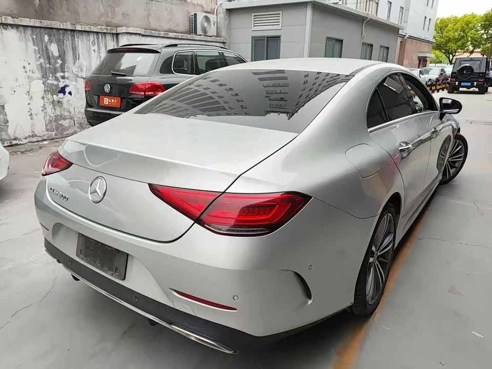Mercedes-Benz CLS Mercedes-Benz CLS
