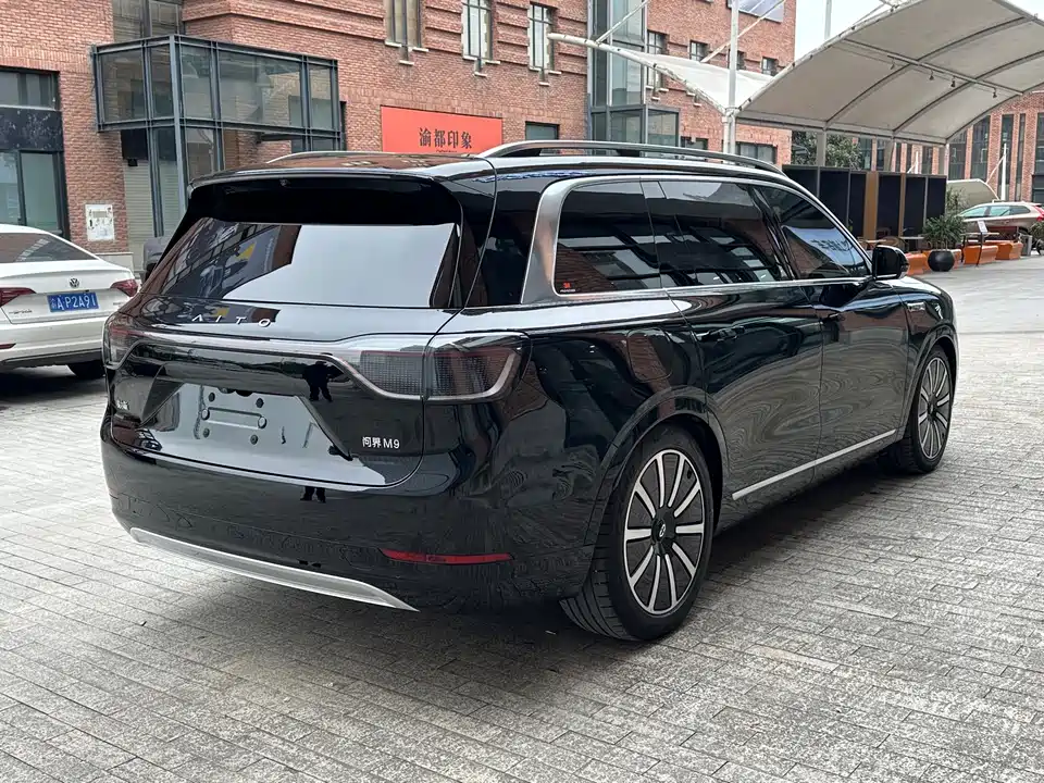 AITO Ask the world M9