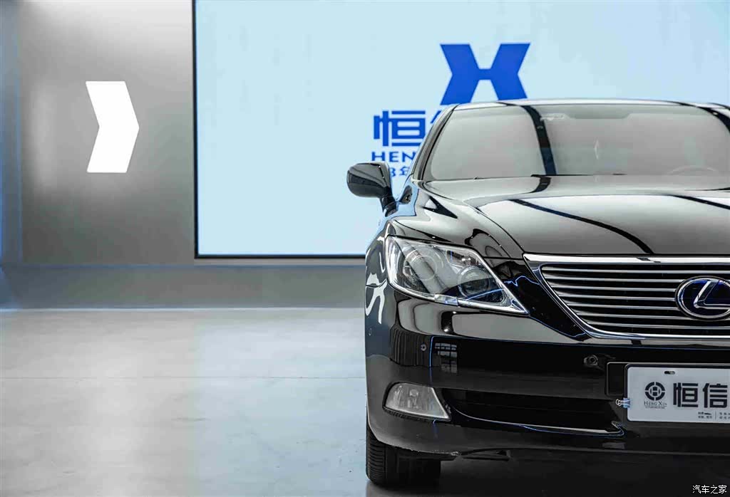 Lexus LS, 2008 8