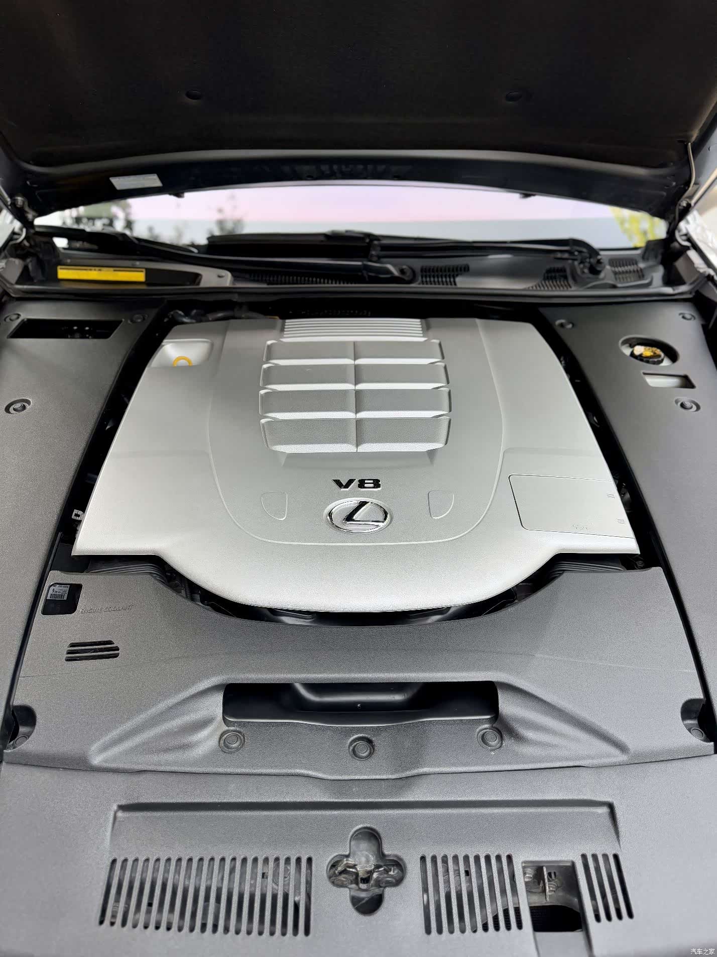 Lexus LS, 2016 13