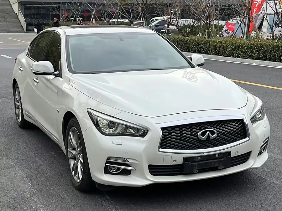 Infiniti Q50L