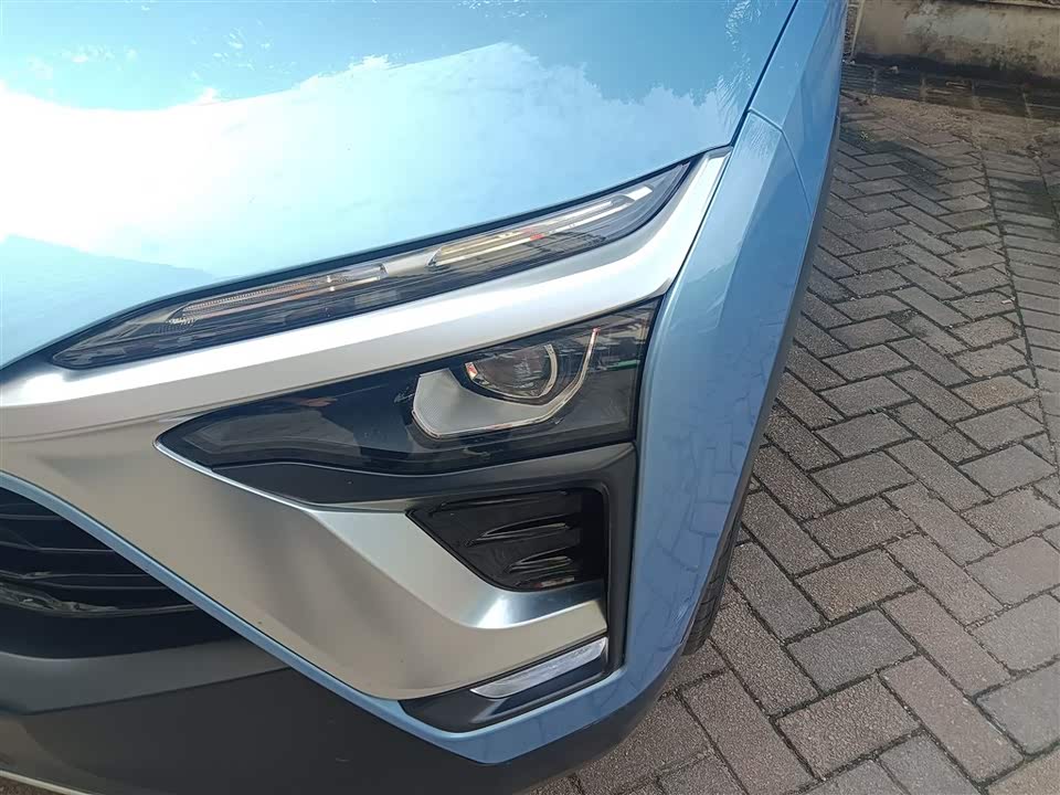 NIO ES8