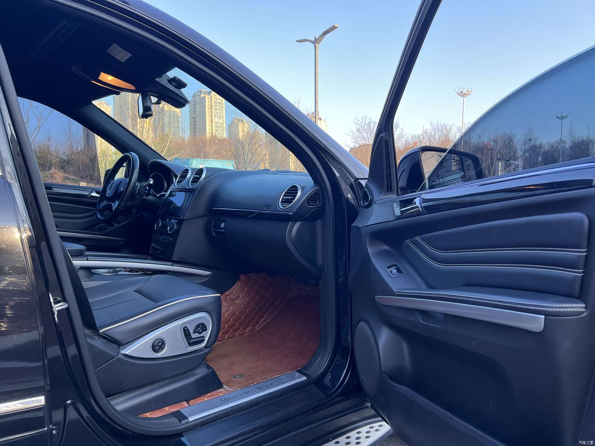 Mercedes-Benz M-Class, 2011 6