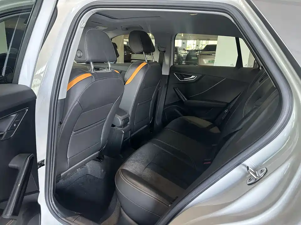 Audi Q2L Audi Q2L