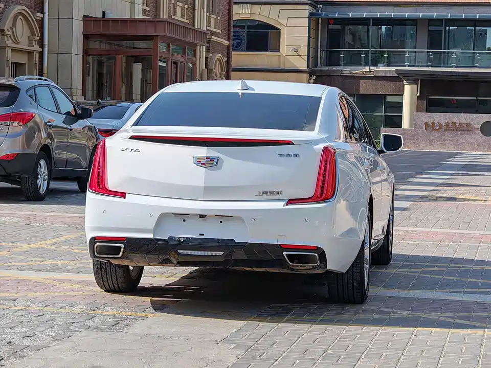 Cadillac XTS