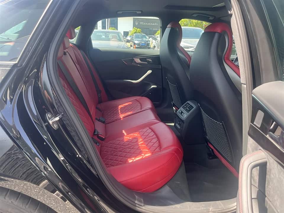 Audi S4
