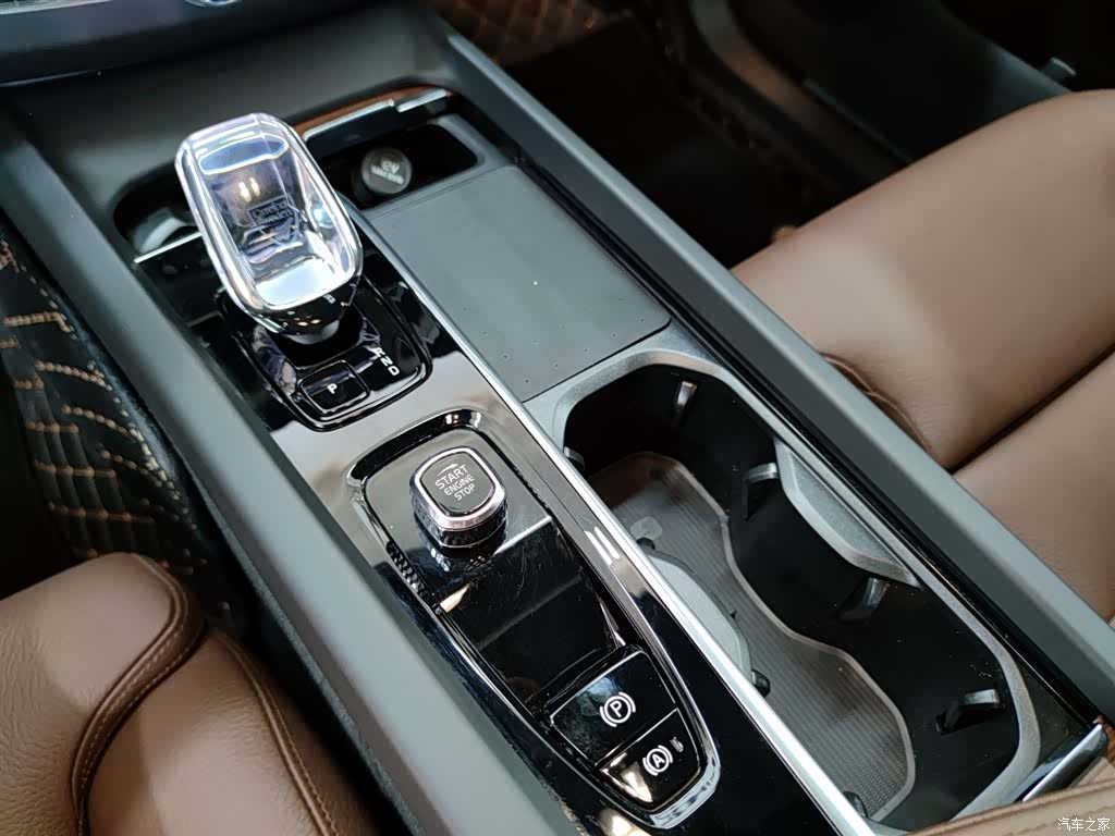 Volvo XC60, 2024 14