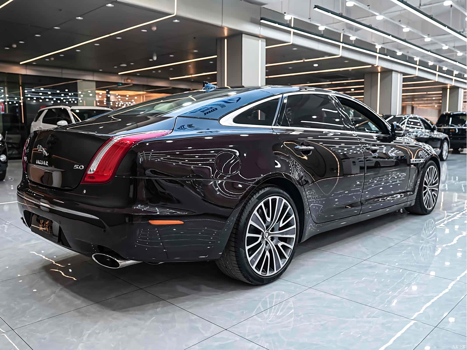 Jaguar XJ, 2013 6