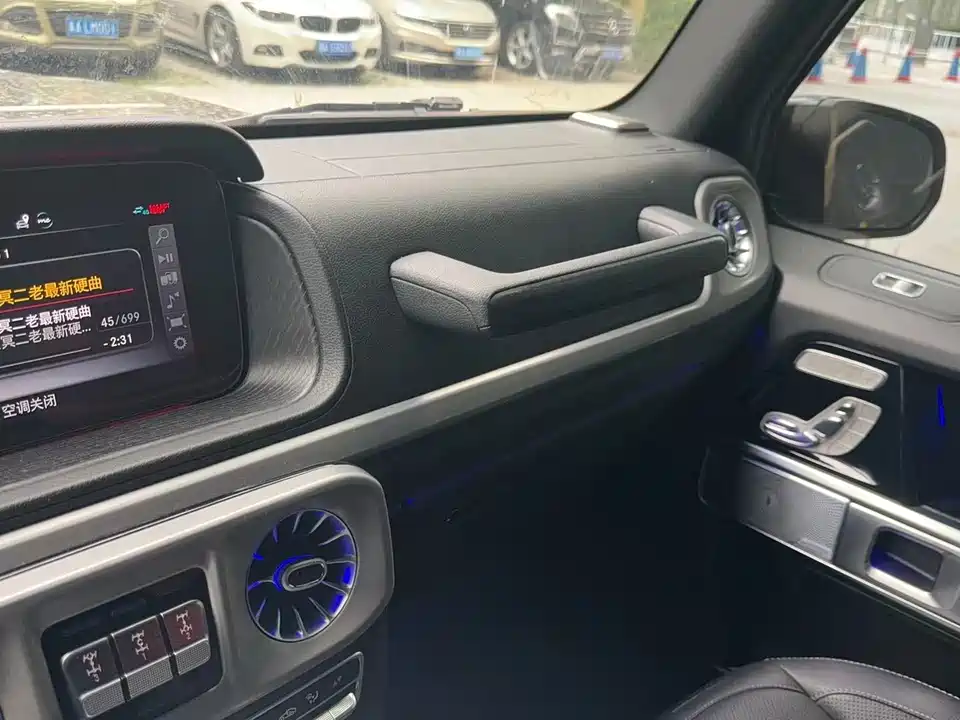 Mercedes-Benz G-class