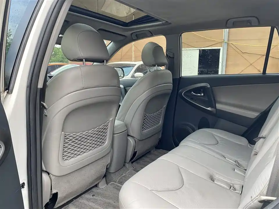 Toyota RAV4 Rongfang