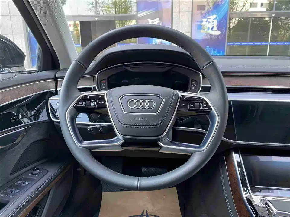 Audi A8