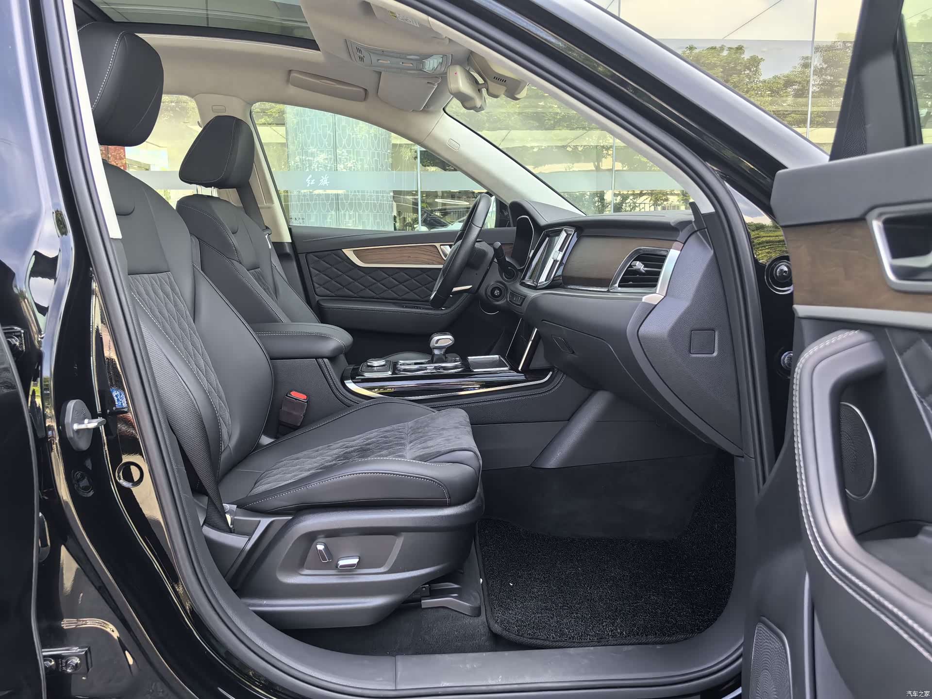 Hongqi HS7, 2022 23