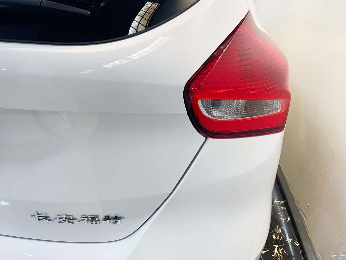 Ford Focus, 2019 9
