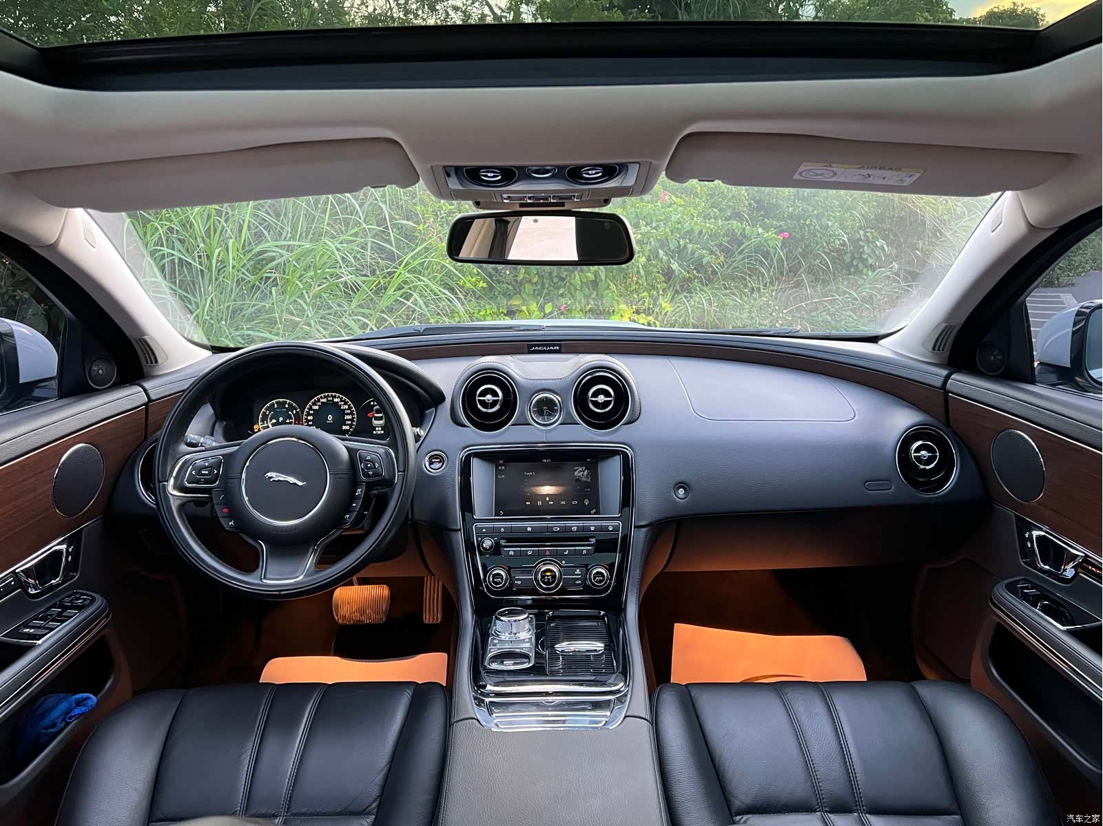 Jaguar XJ, 2016 17