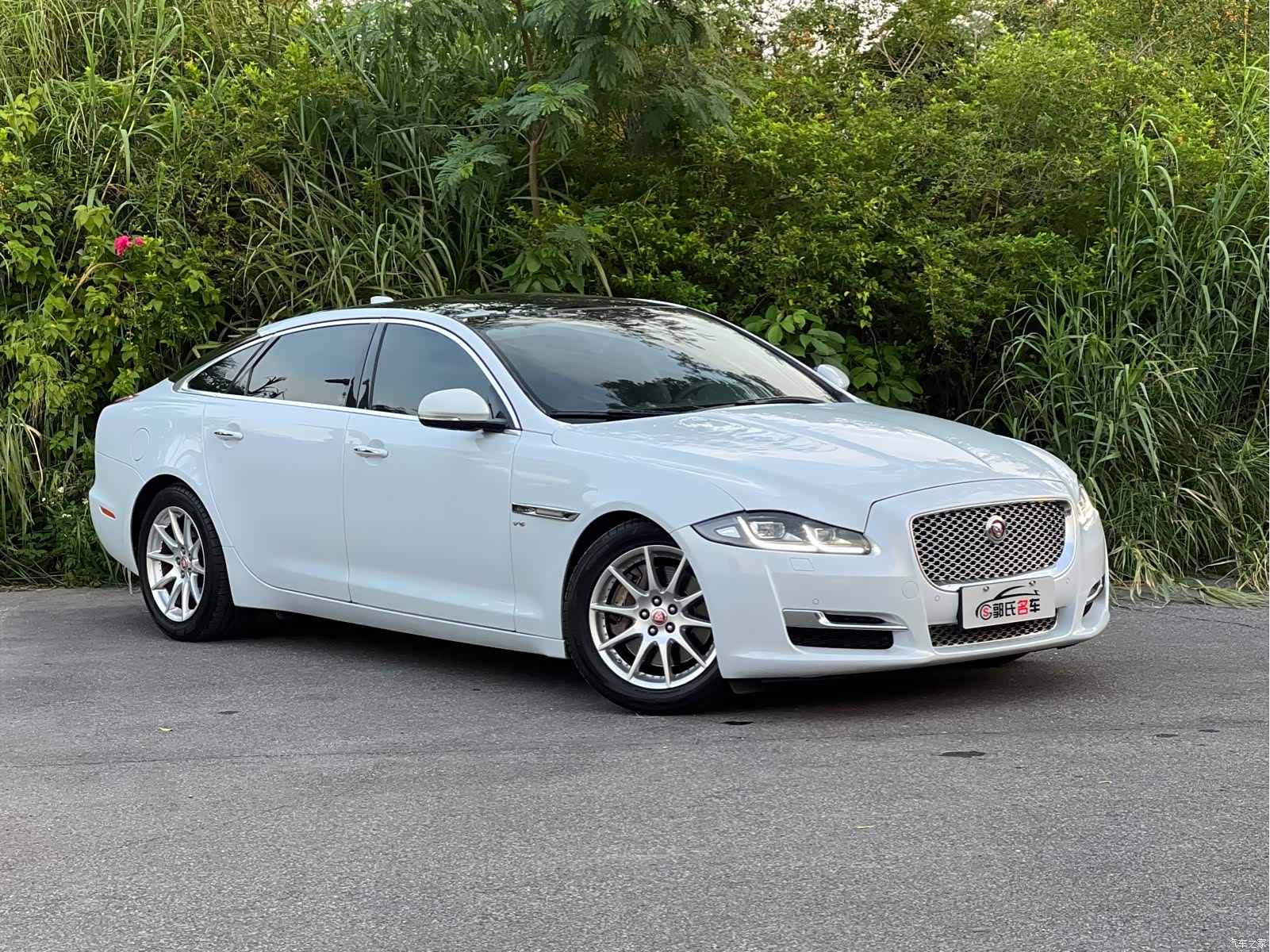 Jaguar XJ, 2016 3