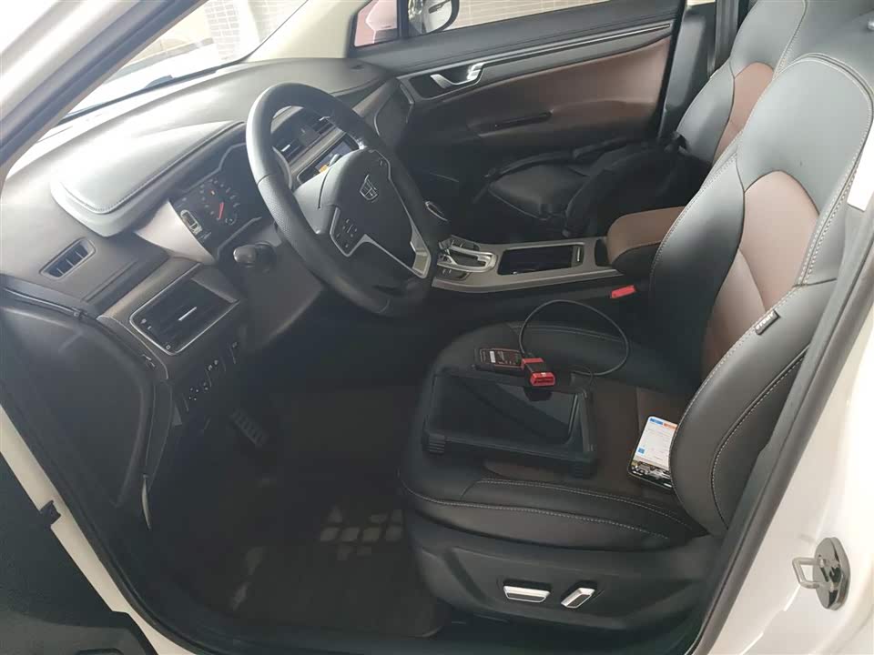 Geely Emgrand GS